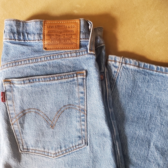 Levi's Wedgie Straight Jeans - Picture 1 of 4